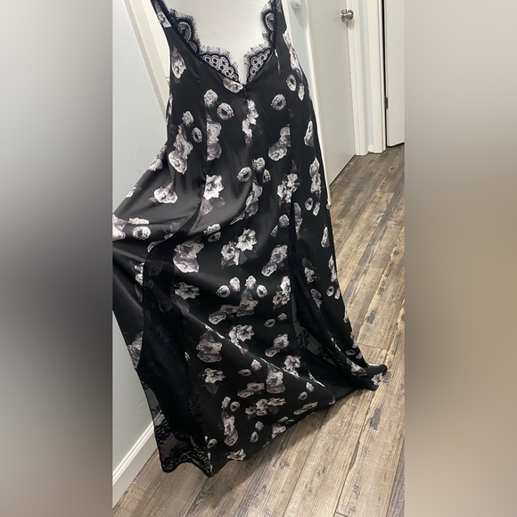 Majorelle Halter Dress - Picture 12 of 15